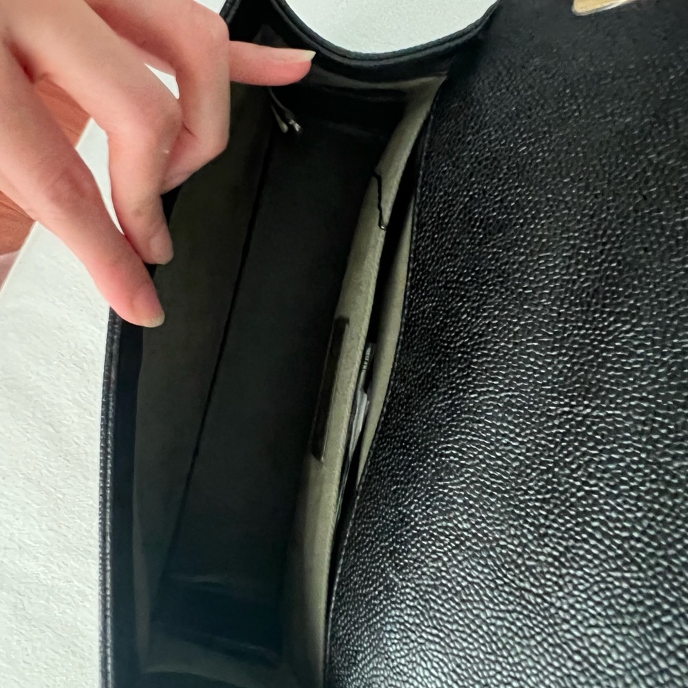 CHANEL Boy Bag in caviar (black, gold hardware) - Picture 5 of 5